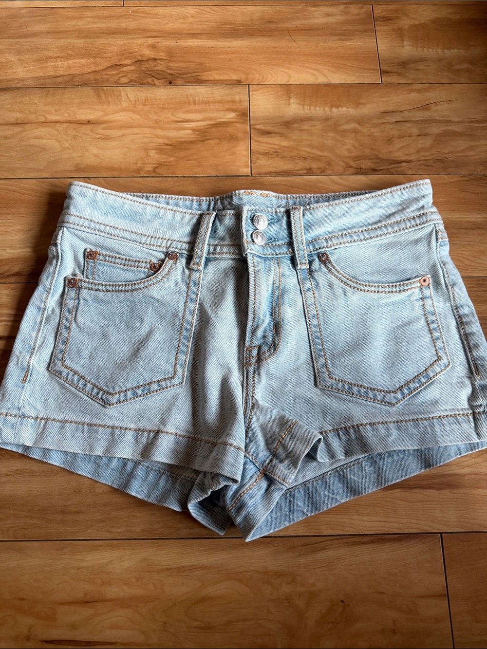 American eagle Light Wash Denim Women’s Shorts - Classic High-Rise